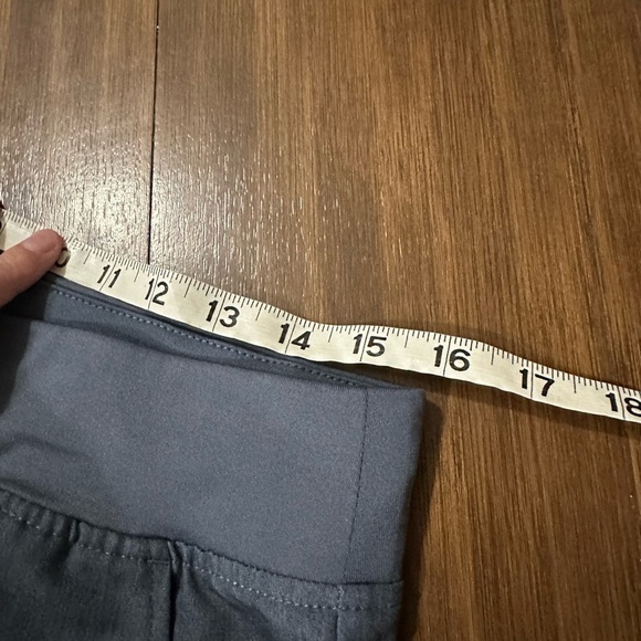 Figs Zamora Heathered Blue Denim Scrub Pants Size L/P excellent condition - Picture 7 of 7